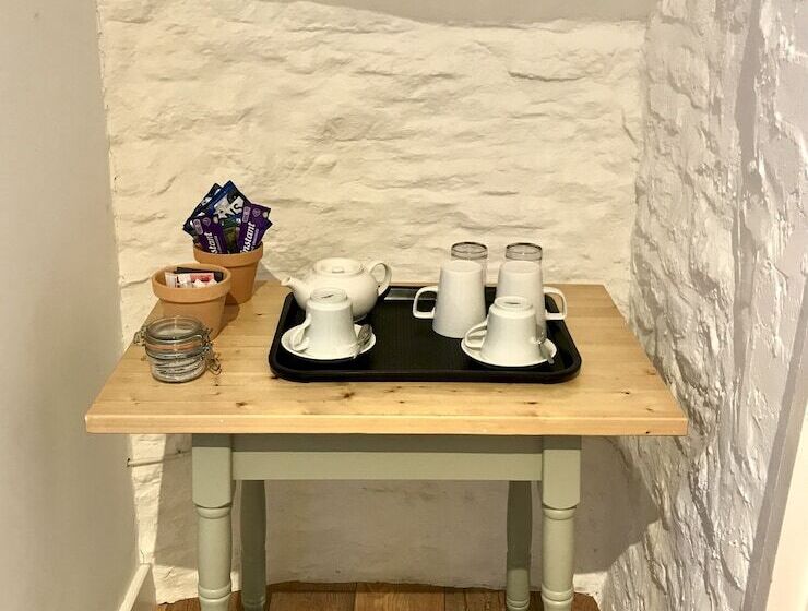 مبيت وإفطار Lucy S Tearoom