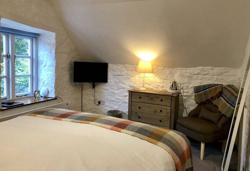 مبيت وإفطار Lucy S Tearoom