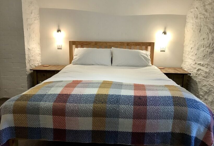 مبيت وإفطار Lucy S Tearoom