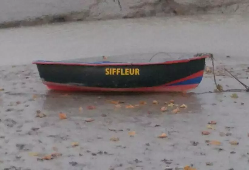 ベッドアンドブレックファースト La Sirène