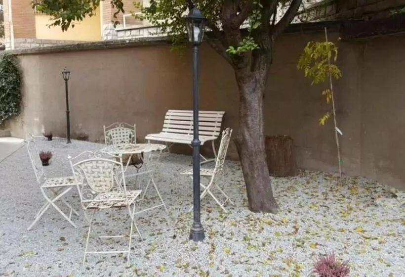 Aamiaismajoitus (B&B) Novecento Charming Room