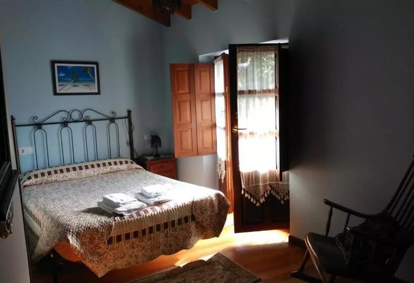 هتل Casa Rural Casa Azul