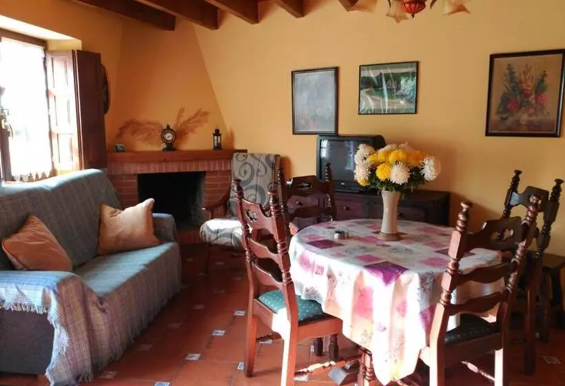 هتل Casa Rural Casa Azul