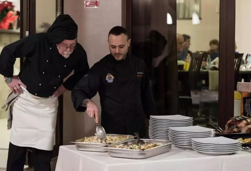 Hotelli Pridvorul Haiducilor