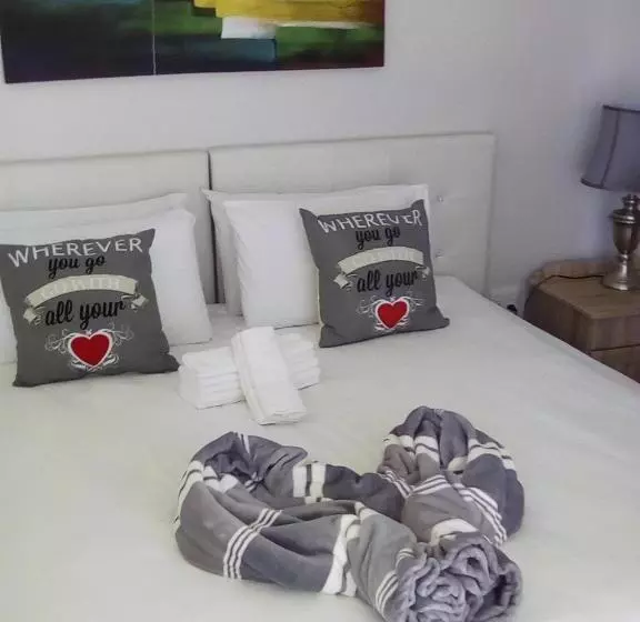 Lucolo Palace B&b   Mthatha