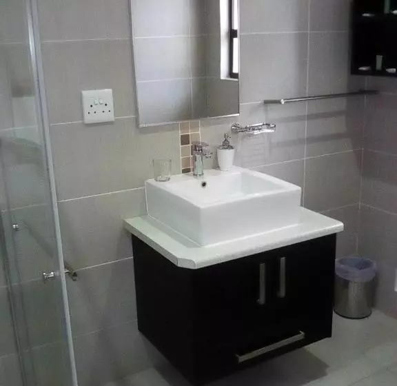 Lucolo Palace B&b   Mthatha