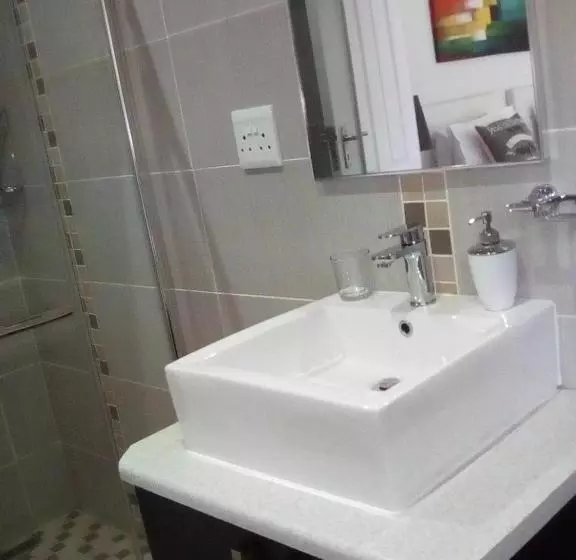 Lucolo Palace B&b   Mthatha