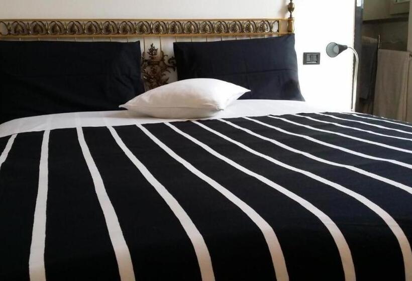 ペンション La Stazione Per Dormire Guest House