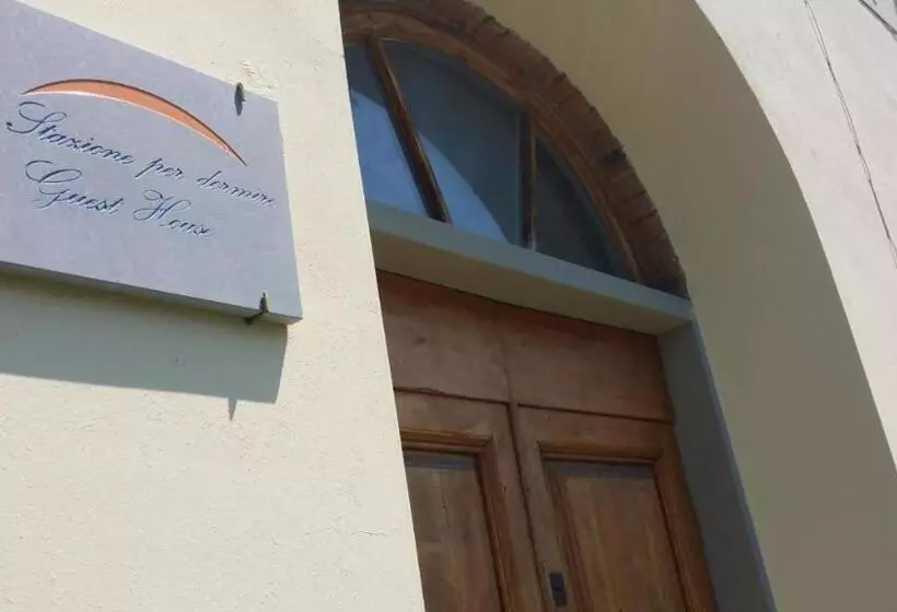 Majatalo La Stazione Per Dormire Guest House