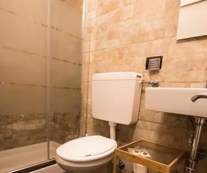 Majatalo La Stazione Per Dormire Guest House