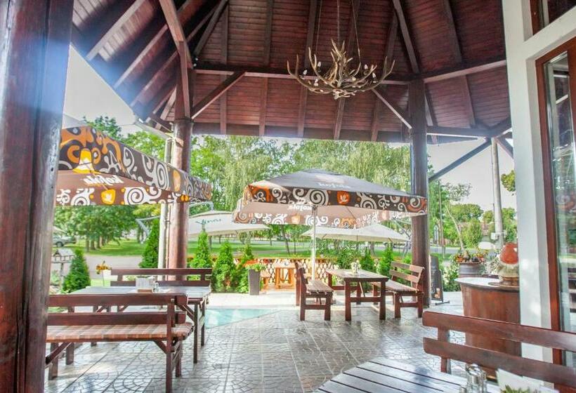 ペンション Penzión Tücsök