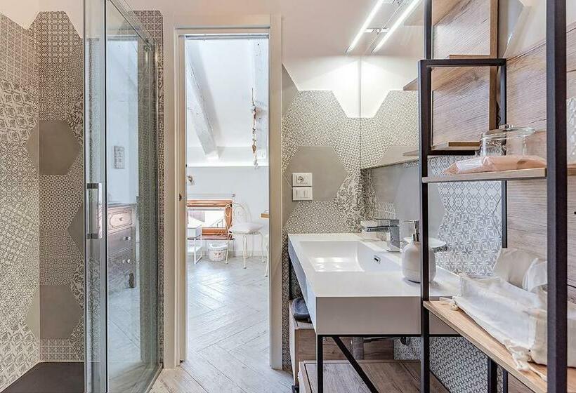 Addicted To Paradise B&b