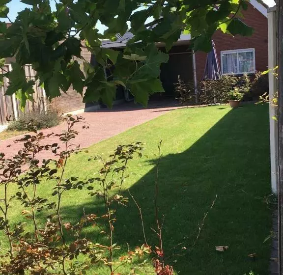 Aamiaismajoitus (B&B) Bed&breakfast De Hooimoat