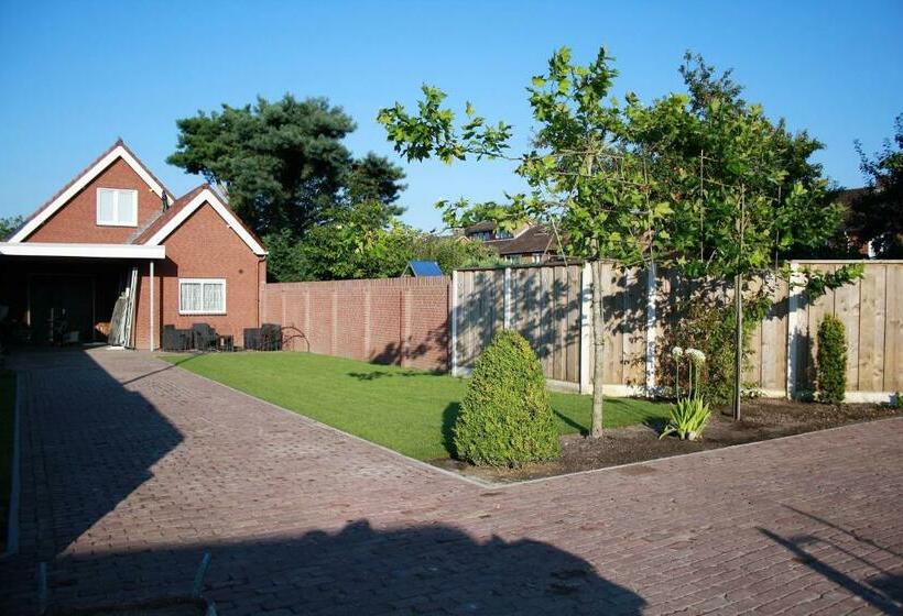 مبيت وإفطار Bed&breakfast De Hooimoat