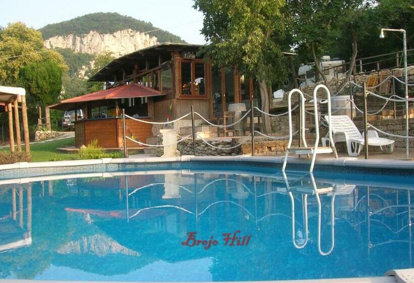 مبيت وإفطار Brojo Hill