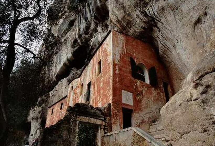 مبيت وإفطار Brojo Hill