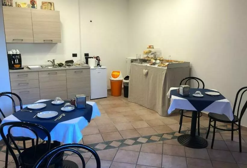 تختخواب و صبحانه La Tegola