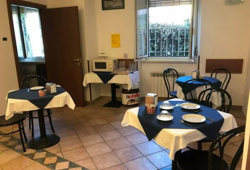 تختخواب و صبحانه La Tegola