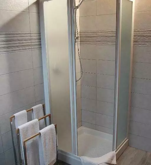 تختخواب و صبحانه La Tegola