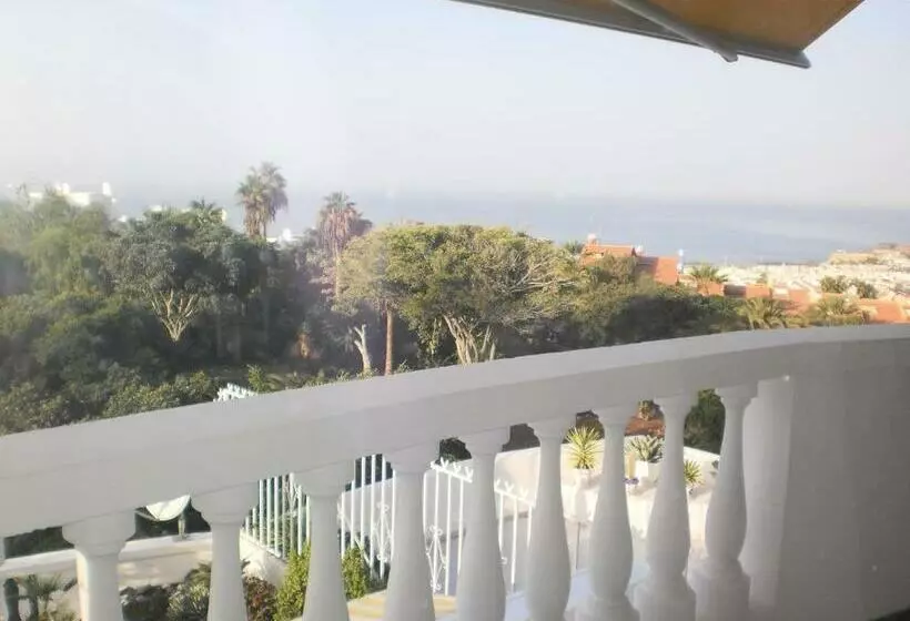 Las Mimosas
