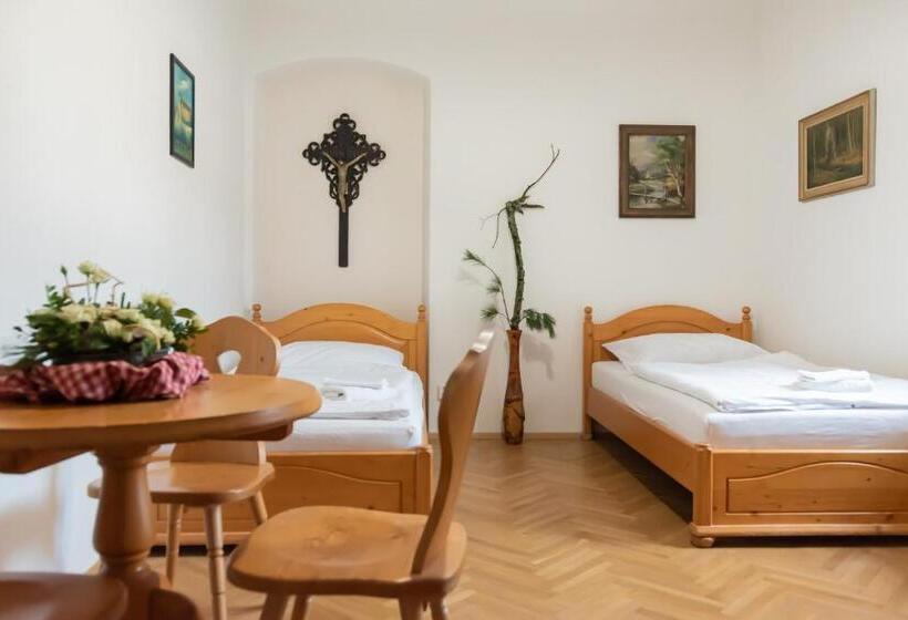 ペンション Restaurace A Penzion Stará Pošta