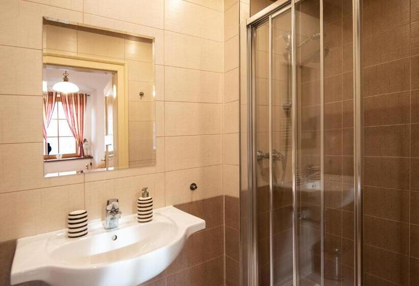 ペンション Restaurace A Penzion Stará Pošta