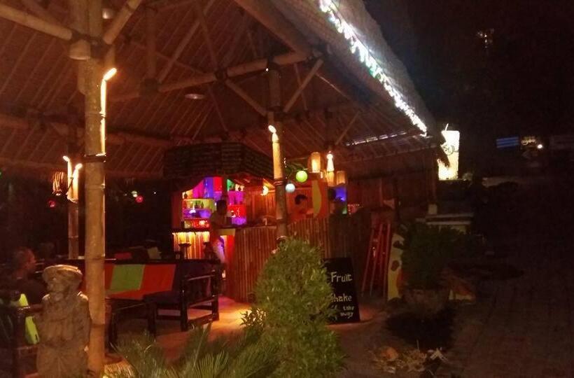 ユースホステル Topi Inn