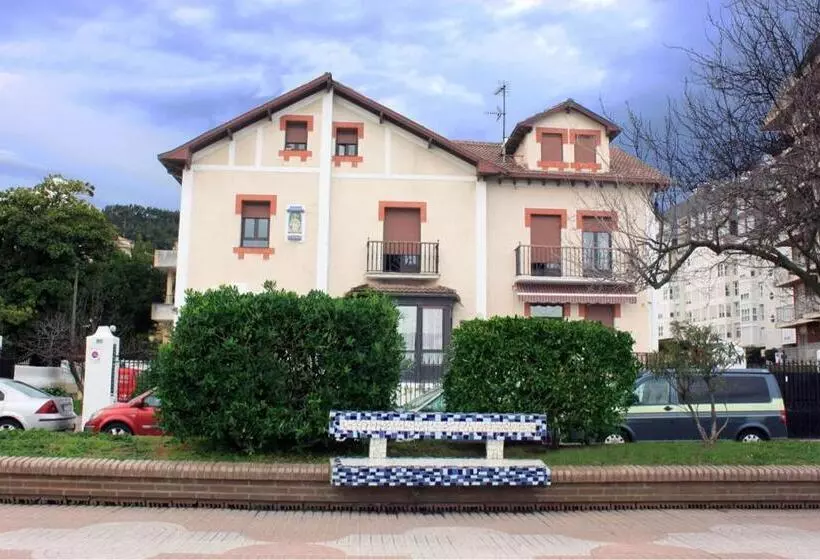 ベッドアンドブレックファースト Villa Floren Castro Urdiales