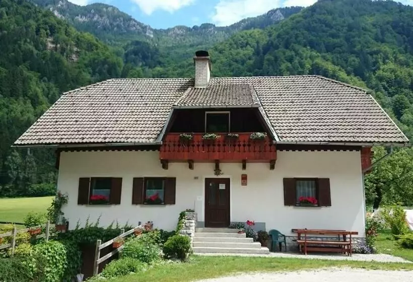 هتل Farm Stay Juvanija