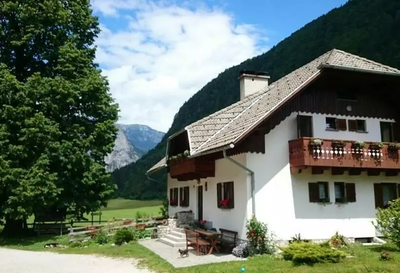 هتل Farm Stay Juvanija