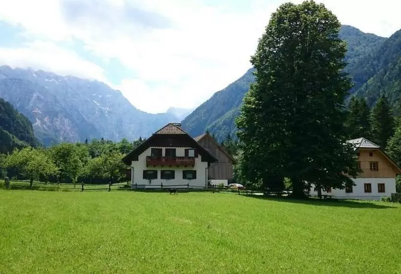 هتل Farm Stay Juvanija