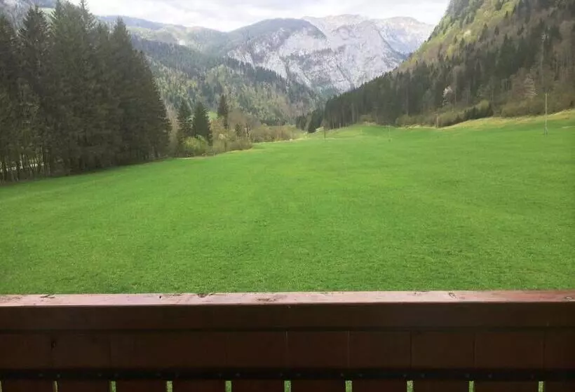 هتل Farm Stay Juvanija