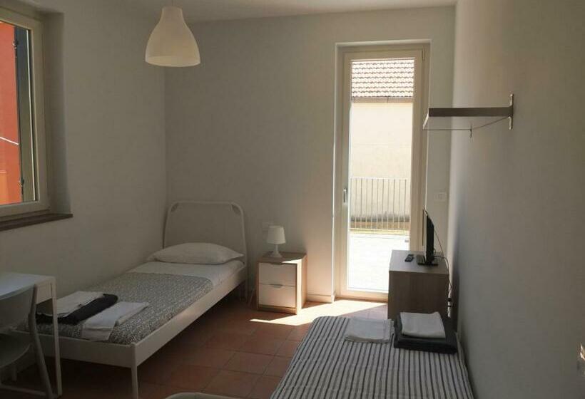 ペンション La Tortora