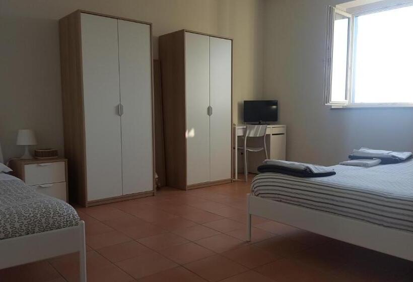 ペンション La Tortora