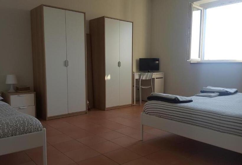 ペンション La Tortora