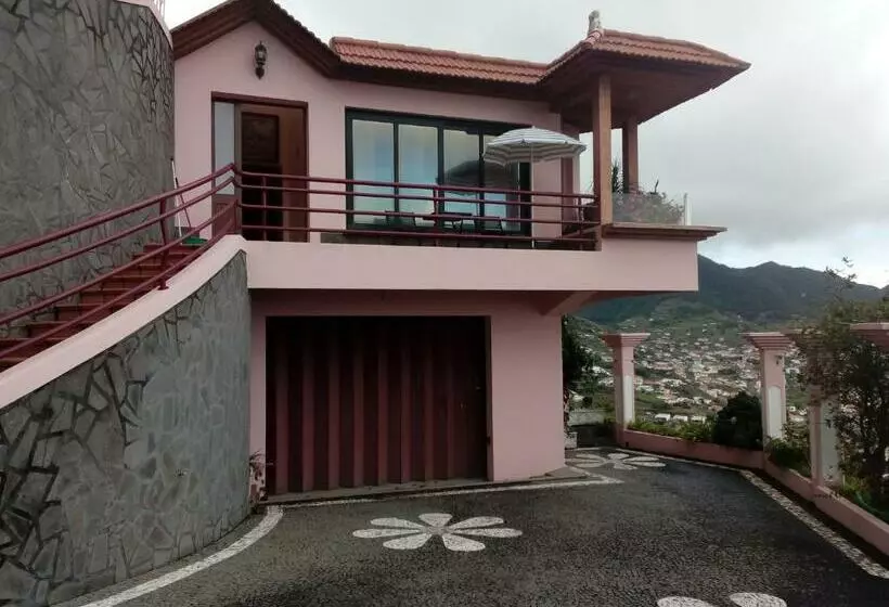 Majatalo Moradia Cor De Rosa