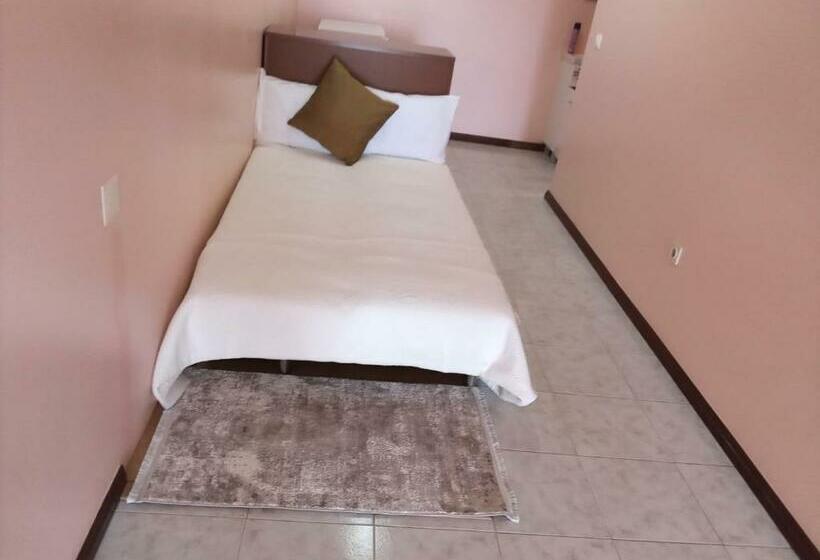 Pensió Moradia Cor De Rosa