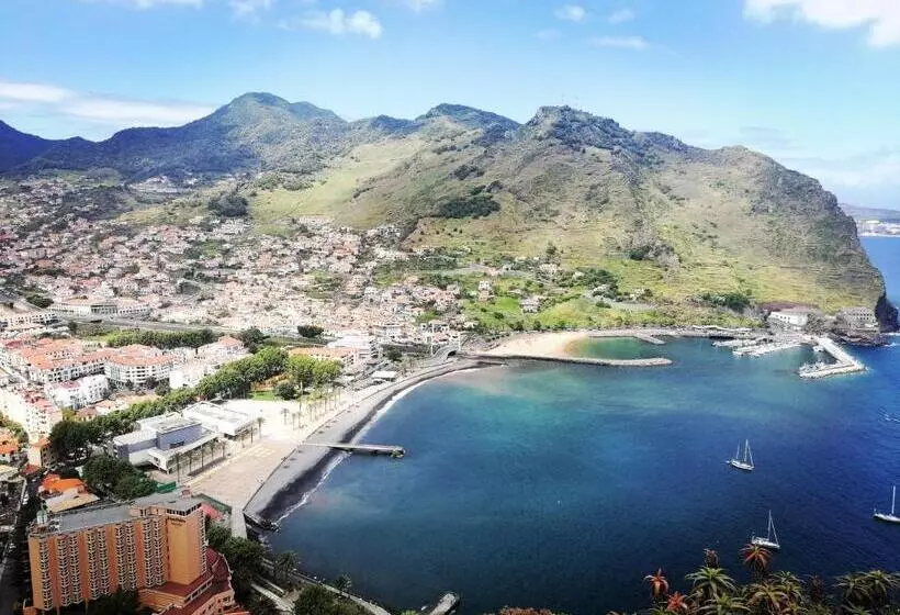 Majatalo Moradia Cor De Rosa