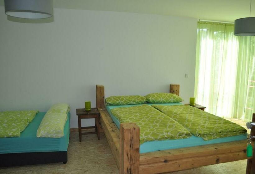 Punkrock Harbour Pension Bähr