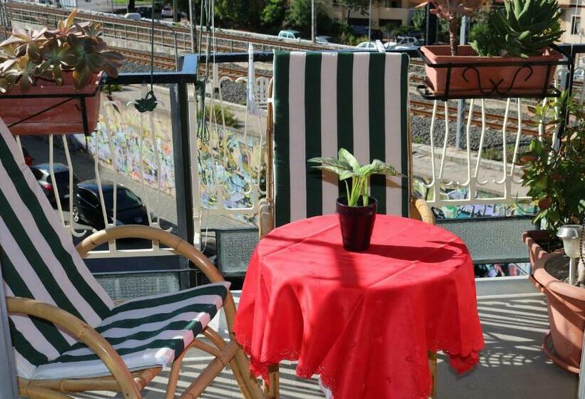 تختخواب و صبحانه Daniel And James