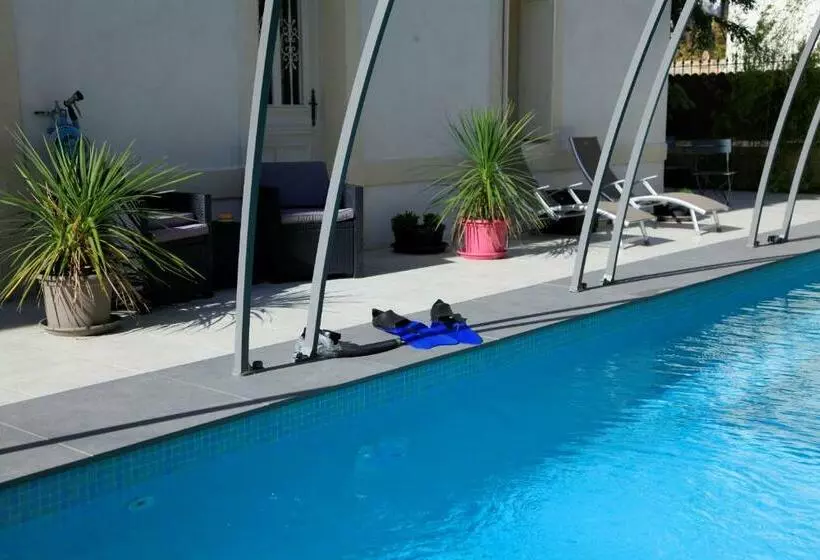 ベッドアンドブレックファースト Le Clos Du Théron, Chambre D Hôte