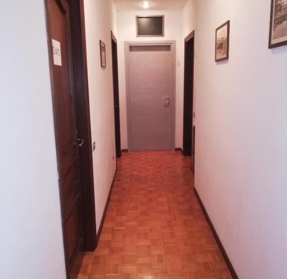 تختخواب و صبحانه Quo Vadis Qui Vieni