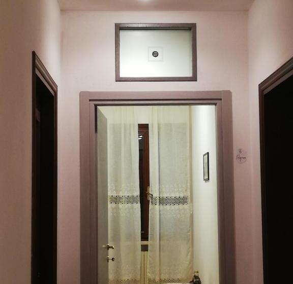 تختخواب و صبحانه Quo Vadis Qui Vieni