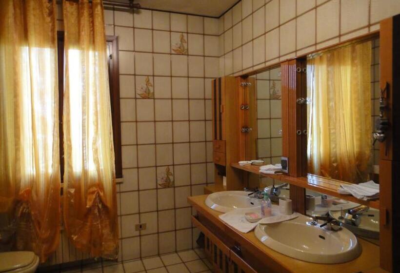 تختخواب و صبحانه Quo Vadis Qui Vieni