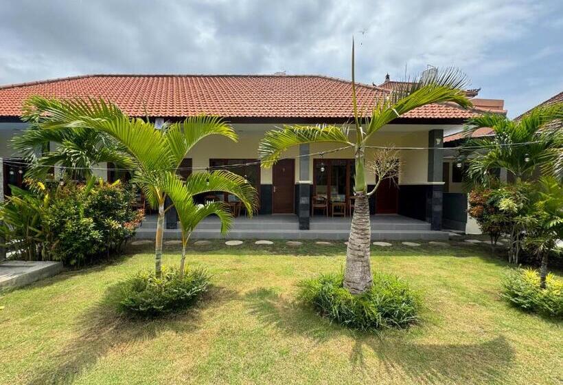 פנסיון Dega Gardens