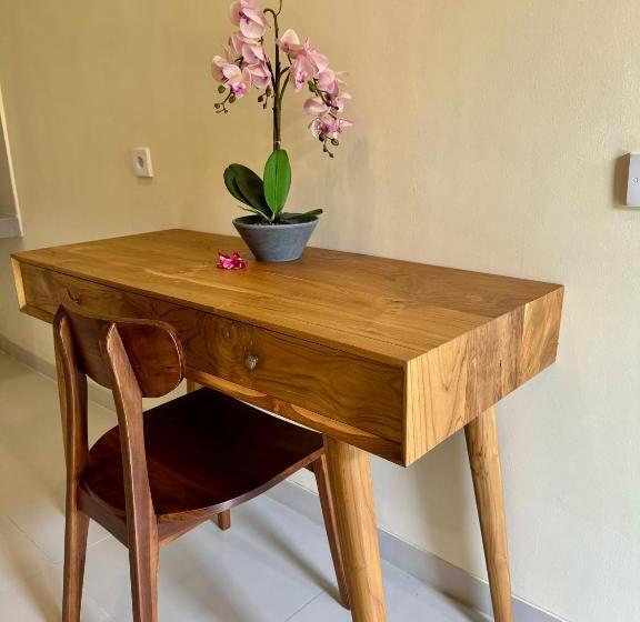 פנסיון Dega Gardens