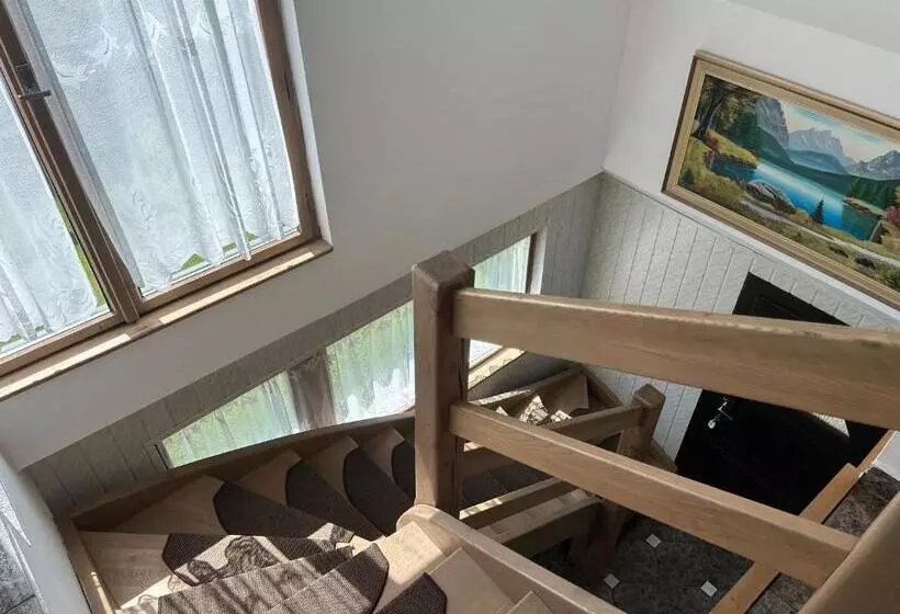 Majatalo Penzión Encián