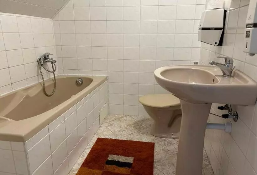 Majatalo Penzión Encián