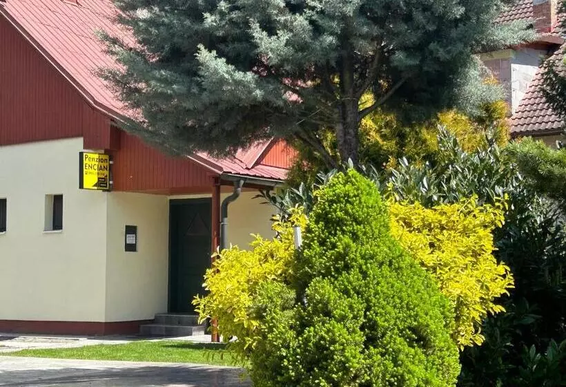 Majatalo Penzión Encián