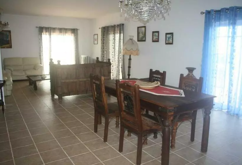 ペンション Rustic Villa Guesthouse
